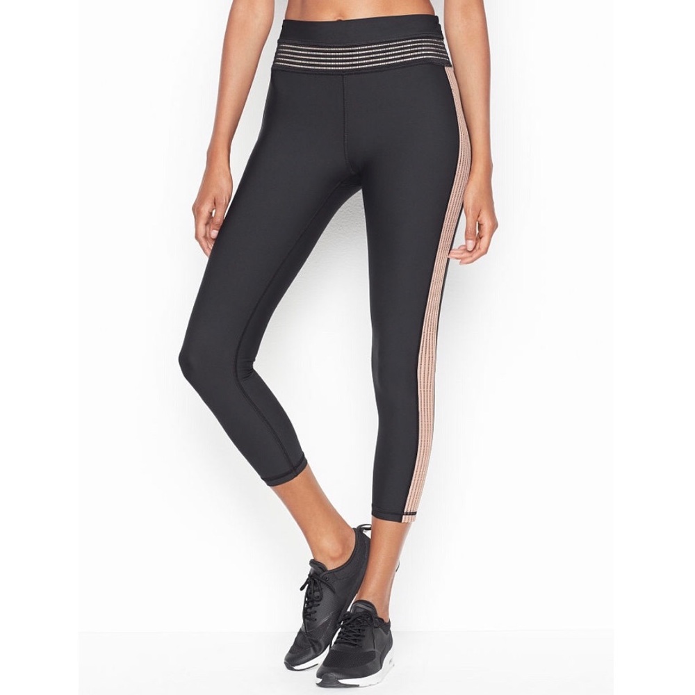 LIKE NEW! Victoria Sport Shadow Stripe 7/8 Tights Leggings